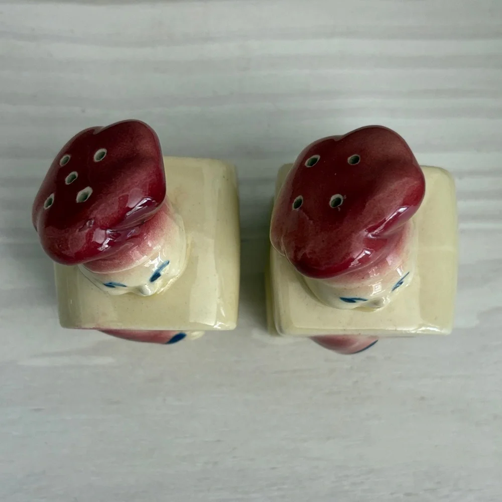 Shawnee Pottery vintage set