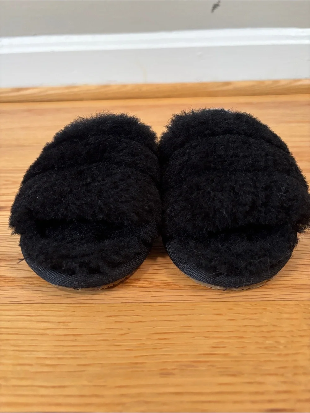 UGG slippers house 26