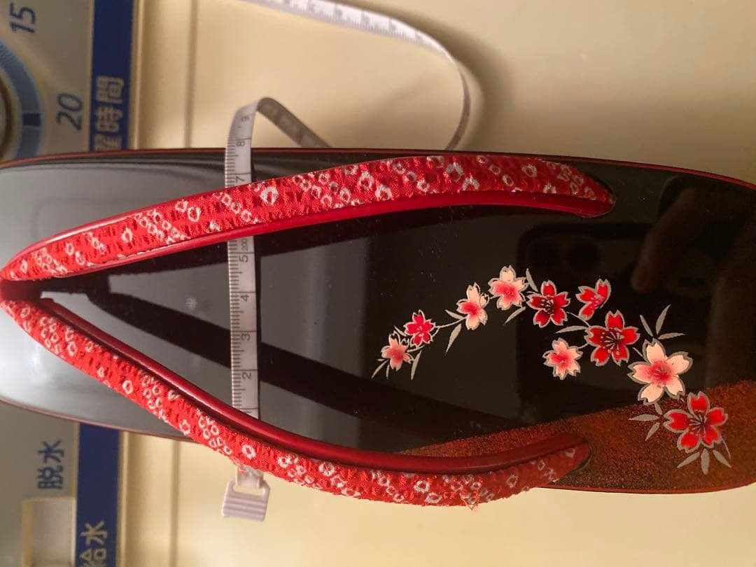 New Red floral wooden geta with rain cover 23.5