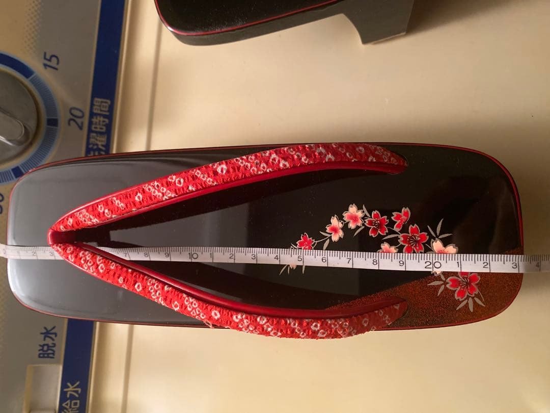 New Red floral wooden geta with rain cover 23.5